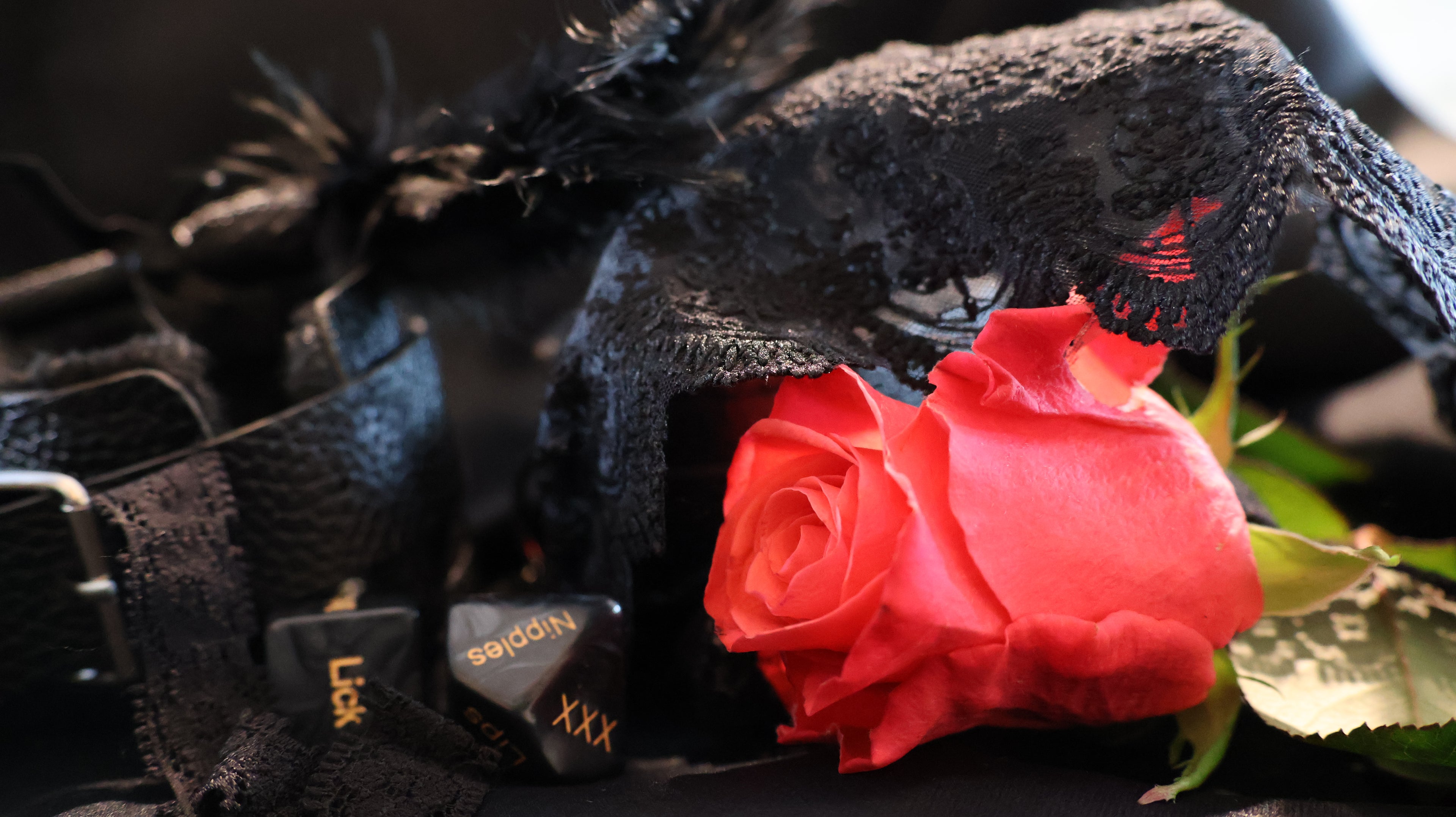 Spicy Smut Box Valentijns Editie